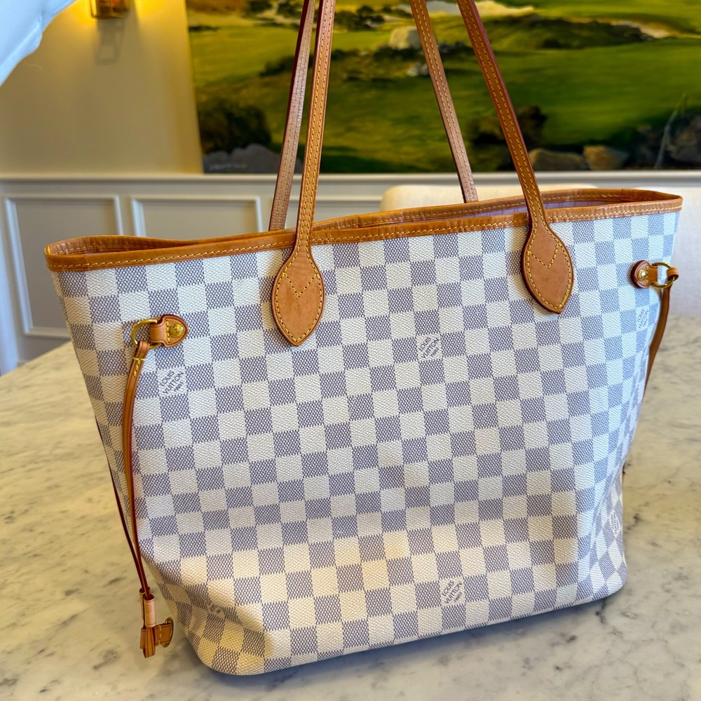 Louis Vuitton Neverfull Tote Bag